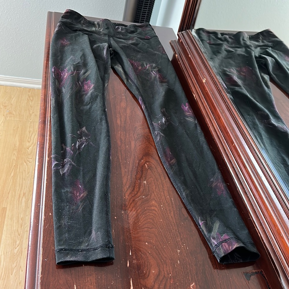 Black Floral Lululemon Leggings Size 6